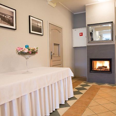 우스트카 Osrodek Wczasowy Dagmor B&B 외부 사진